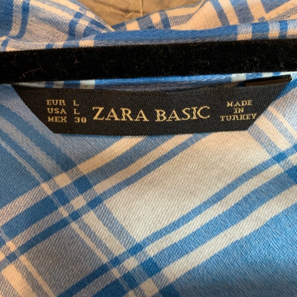 Zara lightweight semi sheer button up - Picture 3 of 3